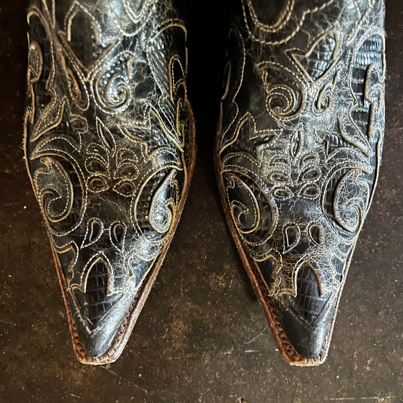 Corral Shoes - Vintage Lizard Corral black on black Boots, 9M